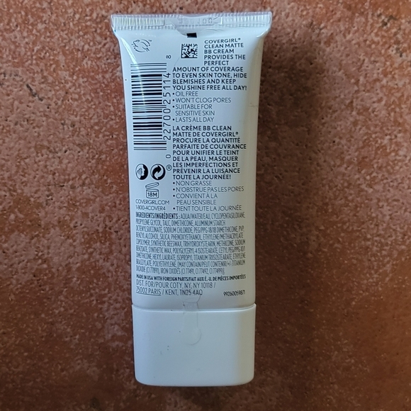 NEW COVERGIRL BB CREAM FOR OILY SKIN. ☆3 FOR $25☆ - Picture 2 of 2